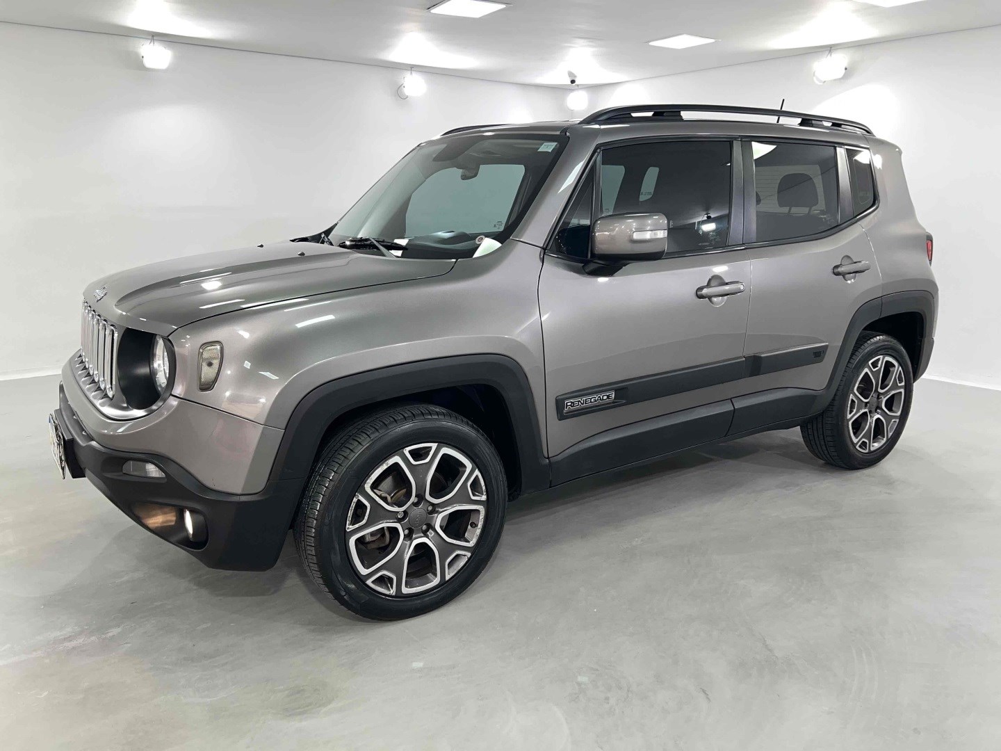 //www.autoline.com.br/carro/jeep/renegade-20-longitude-16v-diesel-4p-4x4-turbo-automati/2017/belo-horizonte-mg/24559231