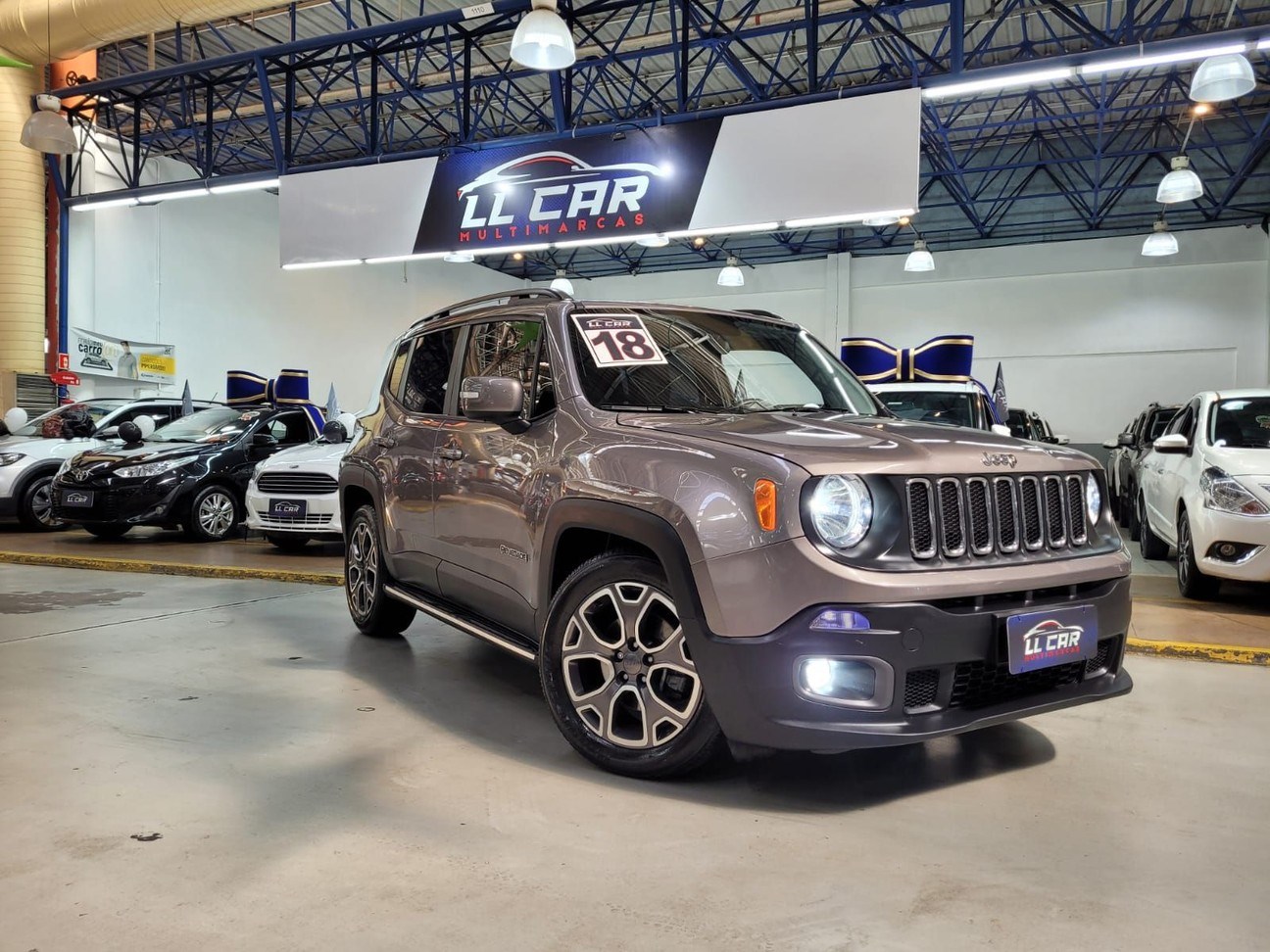 //www.autoline.com.br/carro/jeep/renegade-18-longitude-16v-flex-4p-automatico/2018/santo-andre-sp/24933460