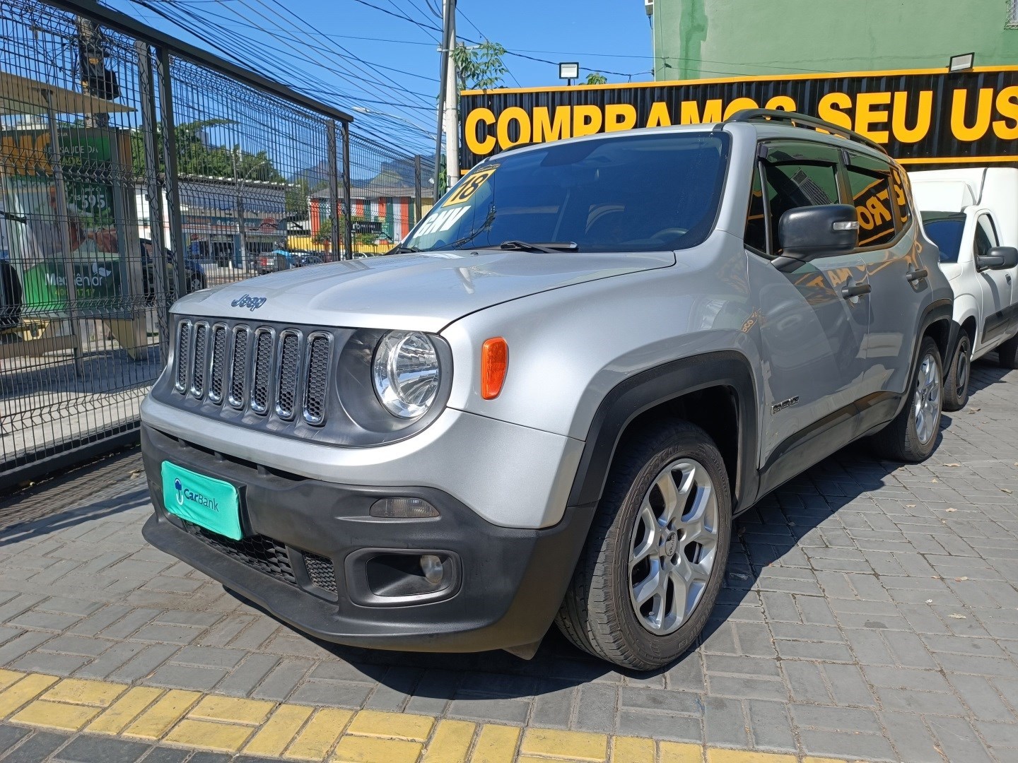 //www.autoline.com.br/carro/jeep/renegade-18-sport-16v-flex-4p-manual/2018/rio-de-janeiro-rj/24985359