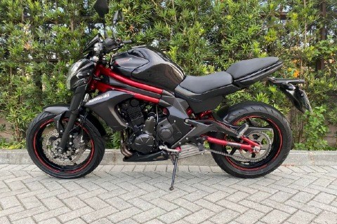 //www.autoline.com.br/moto/kawasaki/er-6n-650abs-gas-mec-basico/2015/blumenau-sc/24262804
