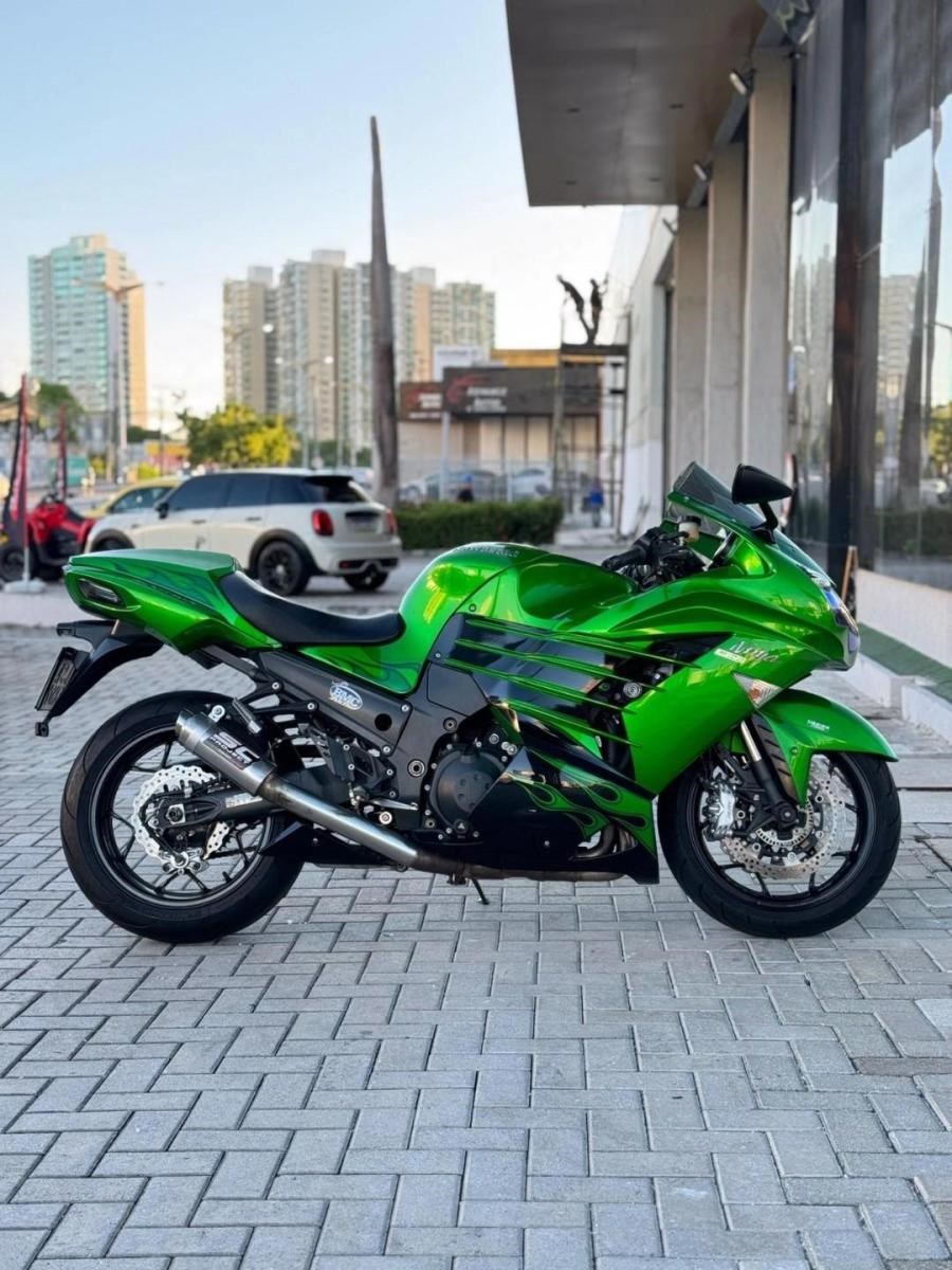 //www.autoline.com.br/moto/kawasaki/ninja-400/2013/fortaleza-ce/23617059