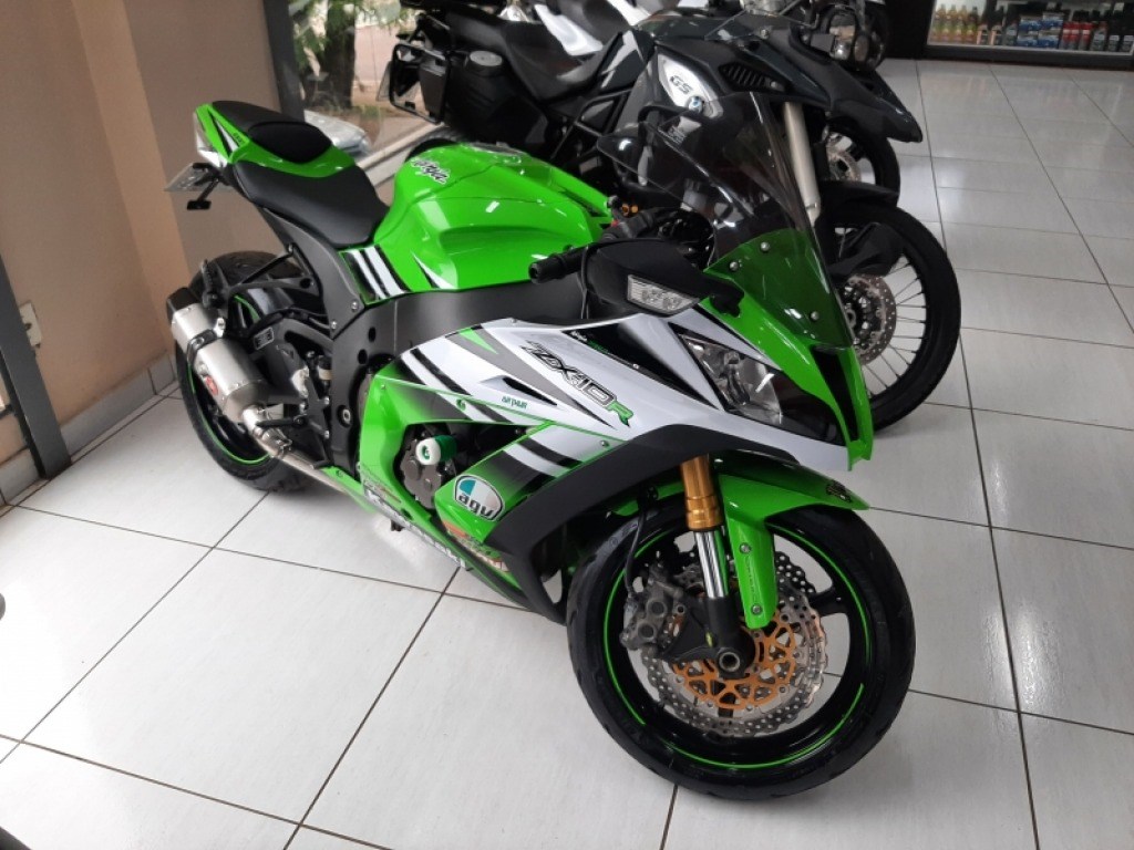 //www.autoline.com.br/moto/kawasaki/ninja-zx-10r-1000abs-gas-mec-basico/2015/cascavel-pr/24180945