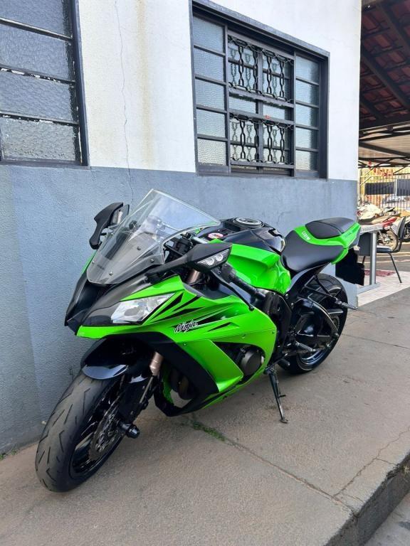 //www.autoline.com.br/moto/kawasaki/ninja-zx-10r-1000abs-gas-mec-basico/2011/uberaba-mg/24830767