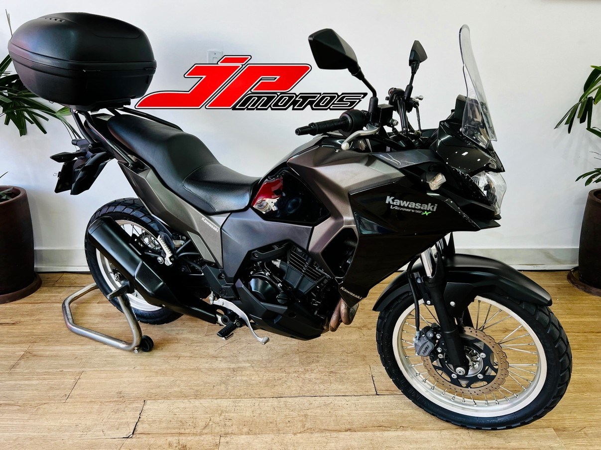 //www.autoline.com.br/moto/kawasaki/versys-x-300/2018/taboao-da-serra-sp/25033167