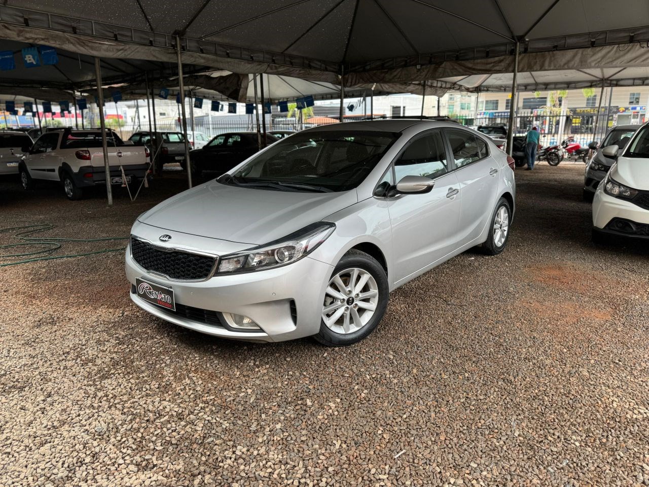 //www.autoline.com.br/carro/kia/cerato-16-sx-16v-flex-4p-automatico/2019/gurupi-to/23312631