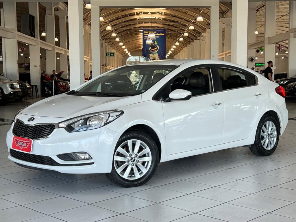 //www.autoline.com.br/carro/kia/cerato-16-sx-16v-flex-4p-automatico/2015/curitiba-pr/23843378