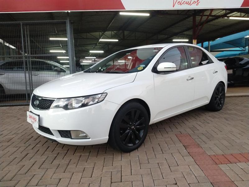 //www.autoline.com.br/carro/kia/cerato-16-sx-16v-gasolina-4p-automatico/2013/cascavel-pr/24210859