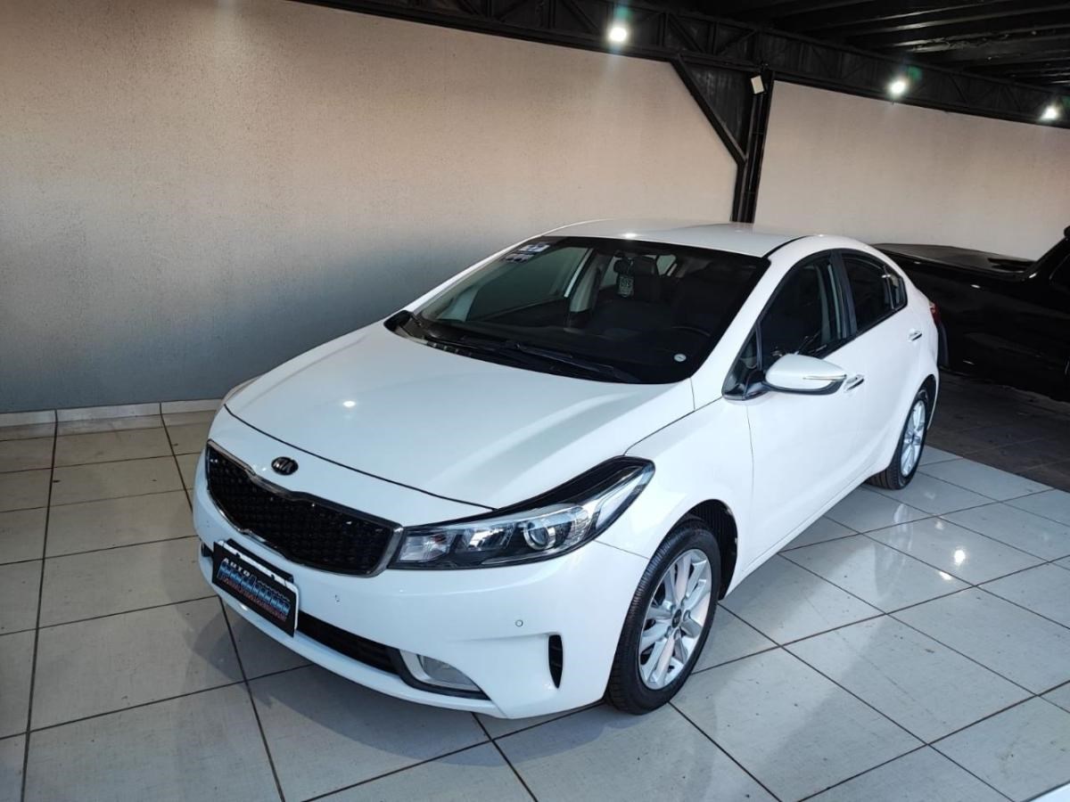 //www.autoline.com.br/carro/kia/cerato-16-sx-16v-flex-4p-automatico/2017/cascavel-pr/24727168