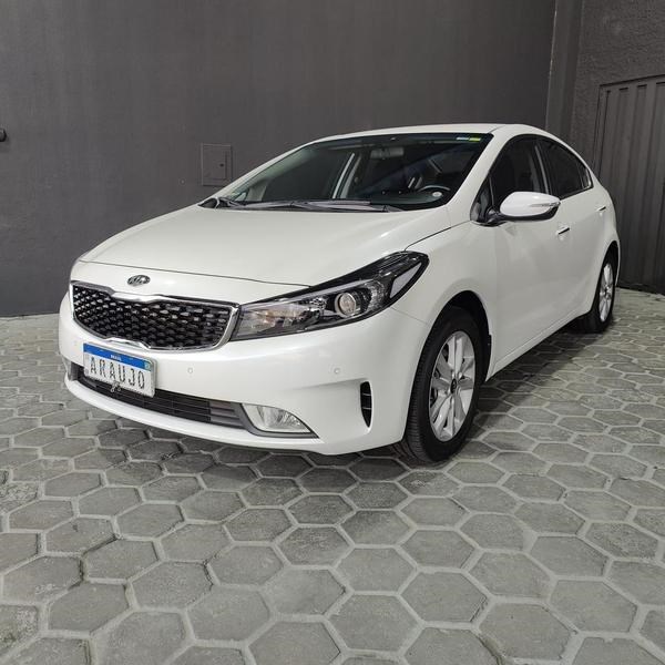 //www.autoline.com.br/carro/kia/cerato-16-sx-16v-flex-4p-automatico/2018/londrina-pr/24817702