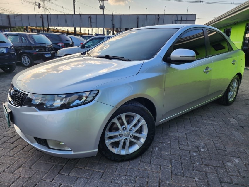 //www.autoline.com.br/carro/kia/cerato-16-ex-16v-gasolina-4p-automatico/2011/curitiba-pr/24920685