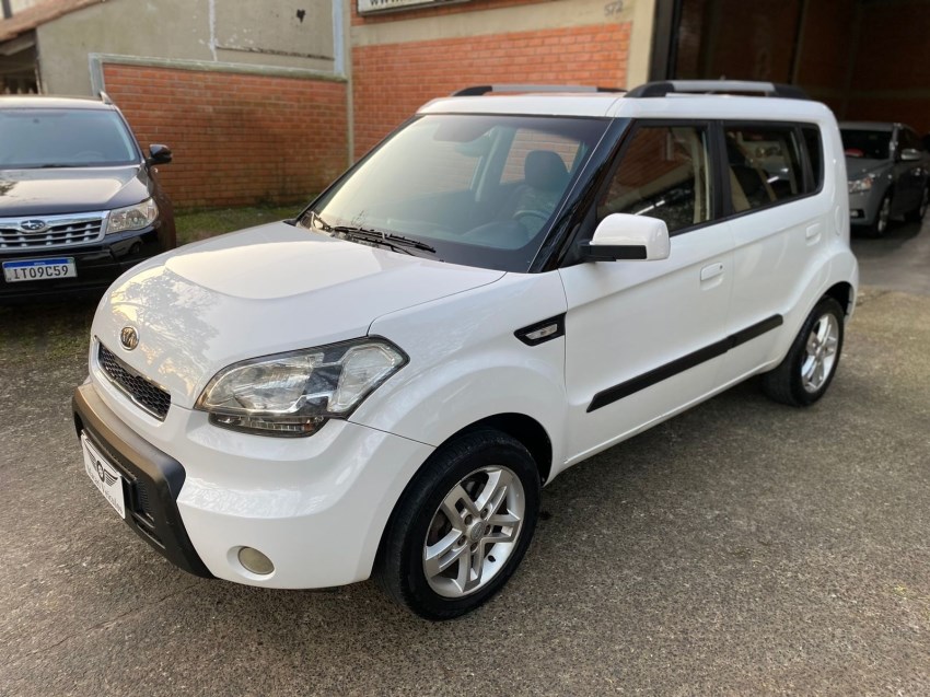 //www.autoline.com.br/carro/kia/soul-16-ex-16v-gasolina-4p-manual/2010/porto-alegre-rs/24801164