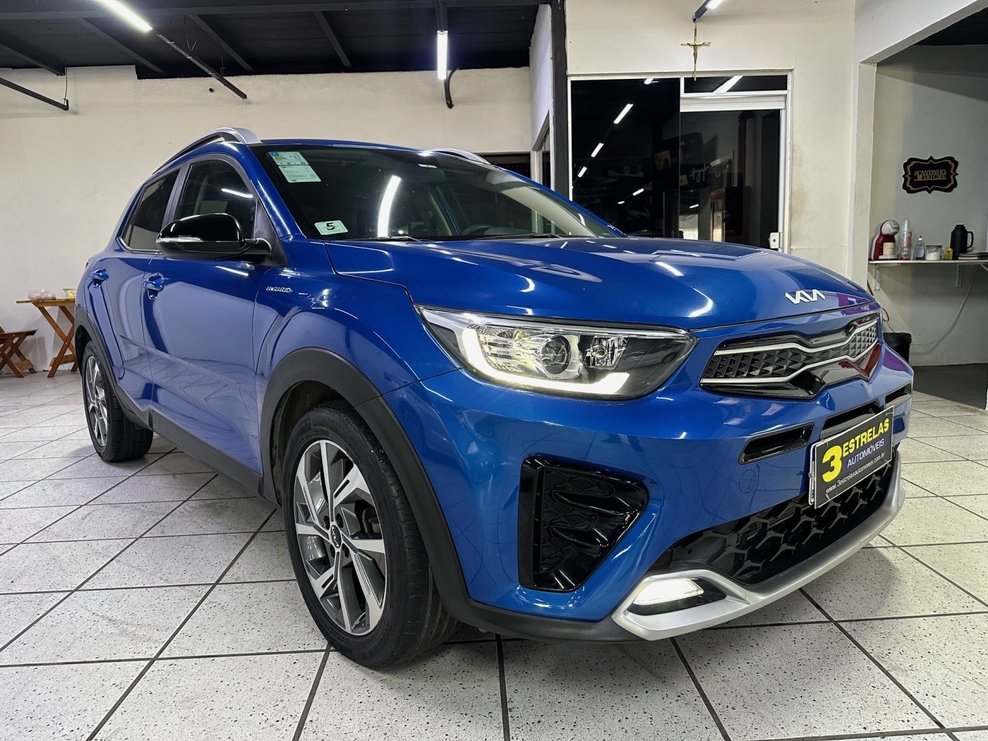 //www.autoline.com.br/carro/kia/stonic-10-mhev-sx-c251-12v-gasolina-4p-turbo-automat/2022/rio-de-janeiro-rj/23799761
