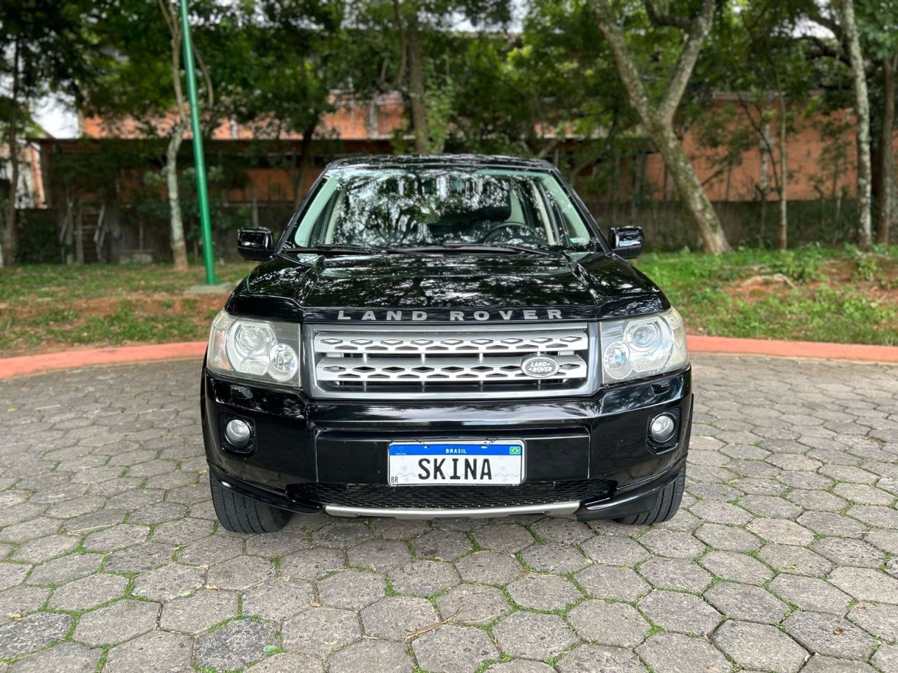 //www.autoline.com.br/carro/land-rover/freelander-22-s-16v-diesel-4p-4x4-turbo-automatico/2011/jacarei-sp/23023826
