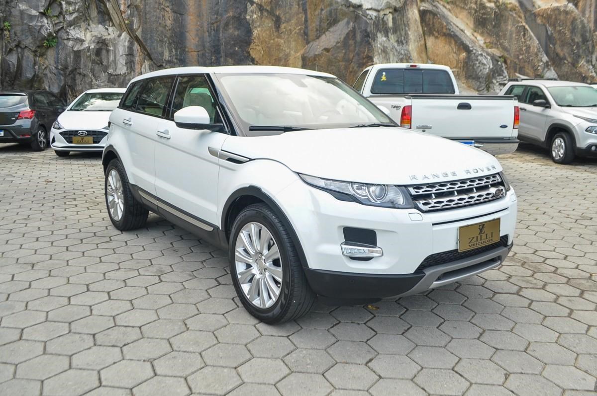//www.autoline.com.br/carro/land-rover/range-rover-evoque-22-prestige-16v-diesel-4p-4x4-turbo-automatic/2015/florianopolis-sc/24743804