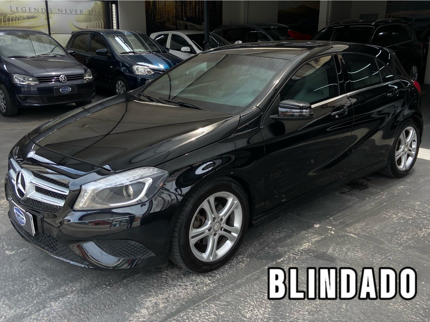//www.autoline.com.br/carro/mercedes-benz/a-200-16-hatch-turbo-urban-16v-gasolina-4p-automati/2013/sao-paulo-sp/24798035