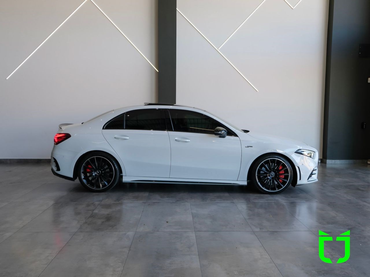 //www.autoline.com.br/carro/mercedes-benz/a-35-20-sedan-amg-4matic-16v-gasolina-4p-turbo-aut/2020/rio-claro-sp/24094194