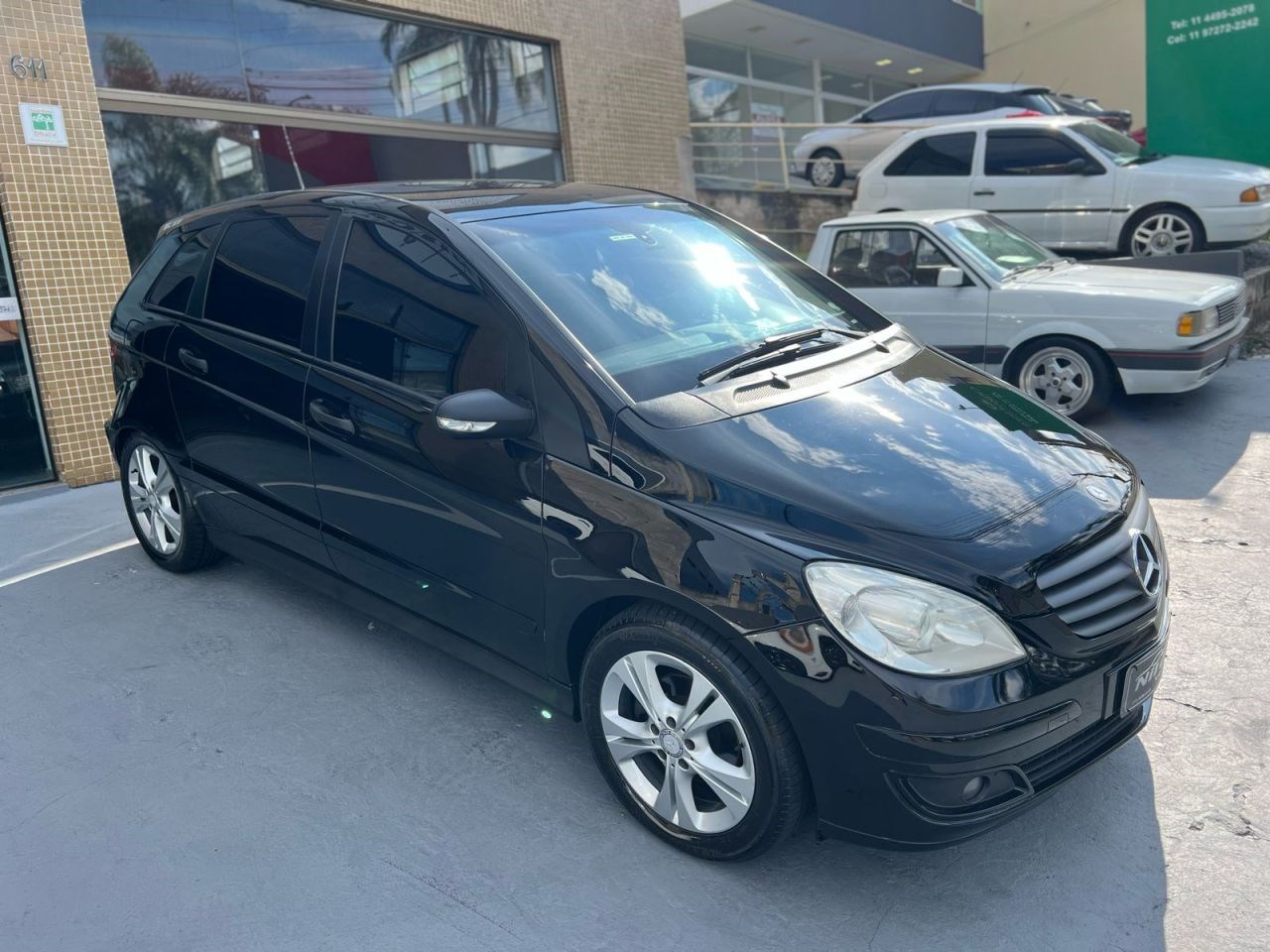 //www.autoline.com.br/carro/mercedes-benz/b-200-20-8v-gasolina-4p-automatico/2008/itatiba-sp/23507133