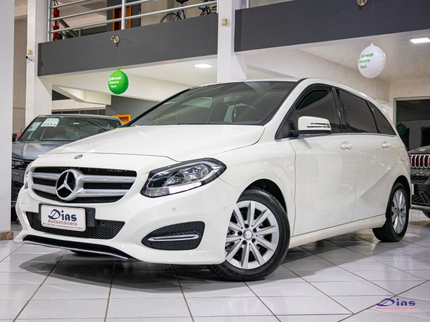 //www.autoline.com.br/carro/mercedes-benz/b-200-16-turbo-16v-flex-4p-automatizado/2016/campo-bom-rs/24628809