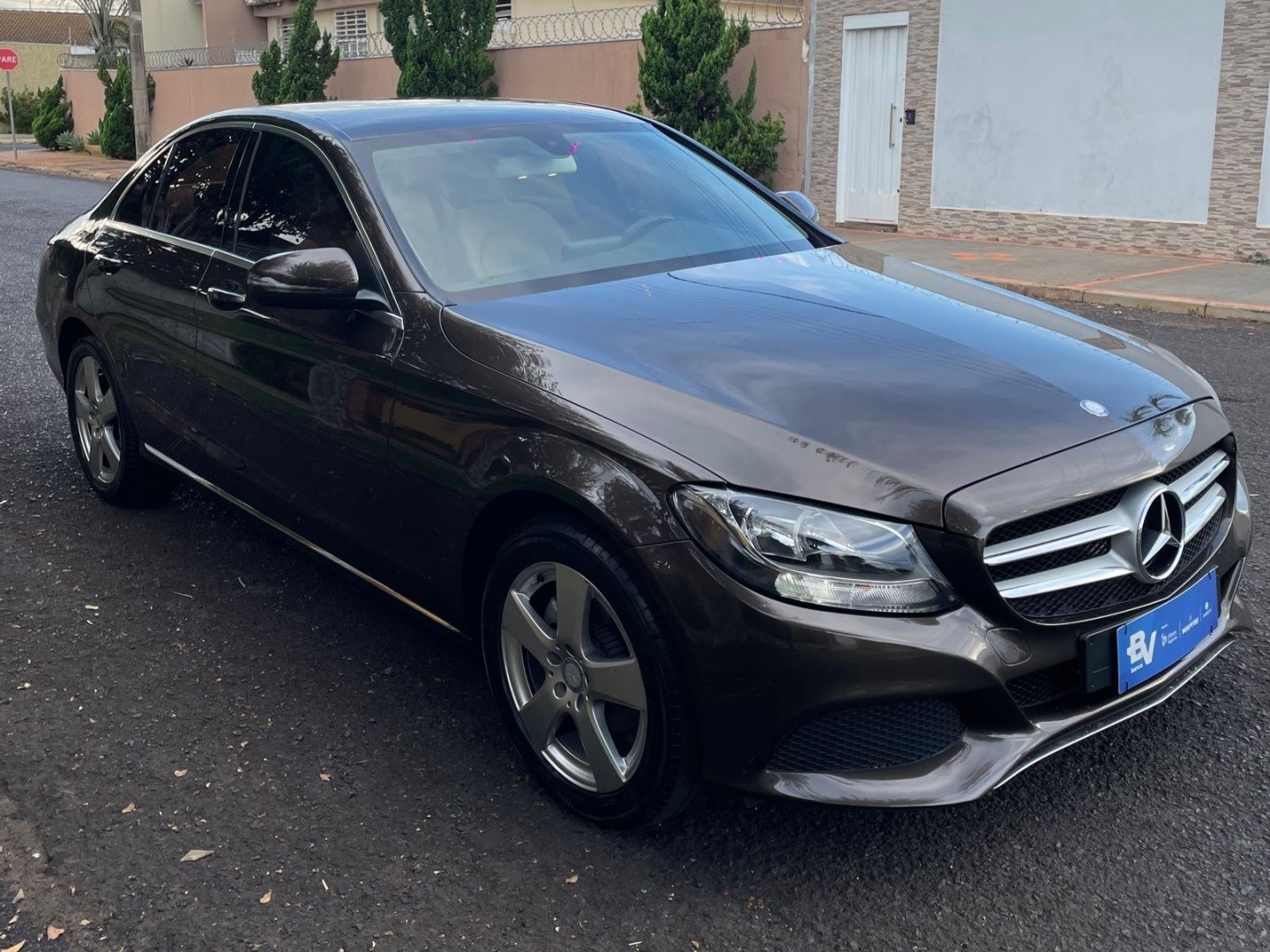 //www.autoline.com.br/carro/mercedes-benz/c-180-16-exclusive-16v-gasolina-4p-turbo-automatico/2016/ribeirao-preto-sp/24684141