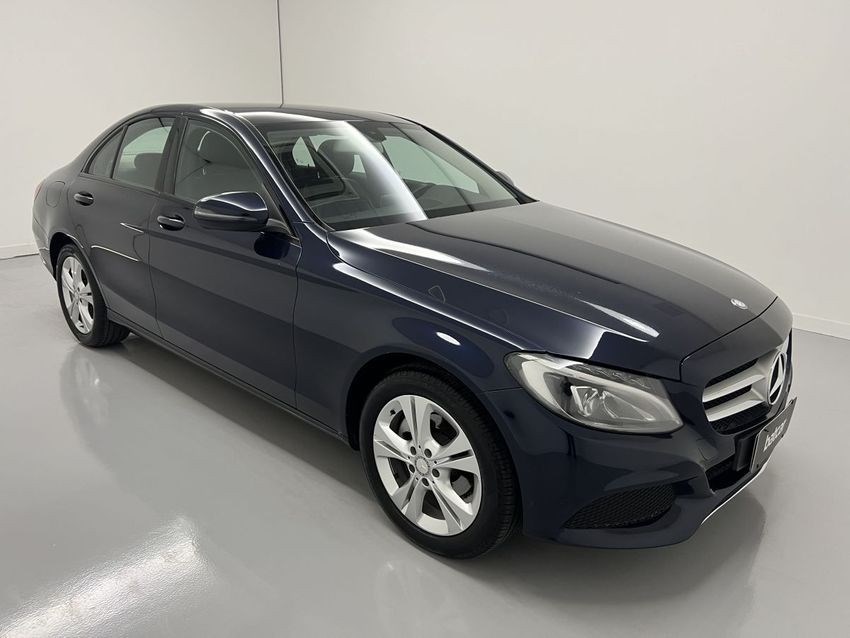 //www.autoline.com.br/carro/mercedes-benz/c-180-16-exclusive-16v-gasolina-4p-turbo-automatico/2016/brasilia-df/24824593