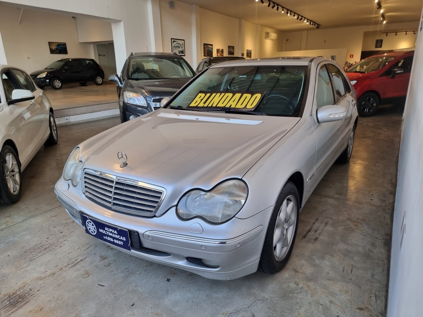 //www.autoline.com.br/carro/mercedes-benz/c-320-32-avantgarde-320-18v-gasolina-4p-automatico/2002/sao-caetano-do-sul-sp/24342590