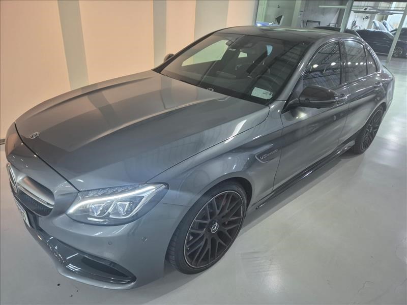 //www.autoline.com.br/carro/mercedes-benz/c-63-40-amg-s-32v-gasolina-4p-turbo-automatico/2018/barueri-sp/24674340