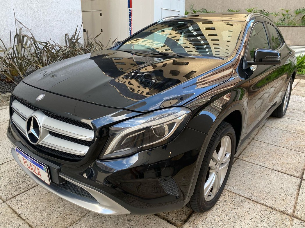 //www.autoline.com.br/carro/mercedes-benz/gla-200-16-vision-black-edition-16v-flex-4p-turbo-aut/2015/sao-paulo-sp/22879282