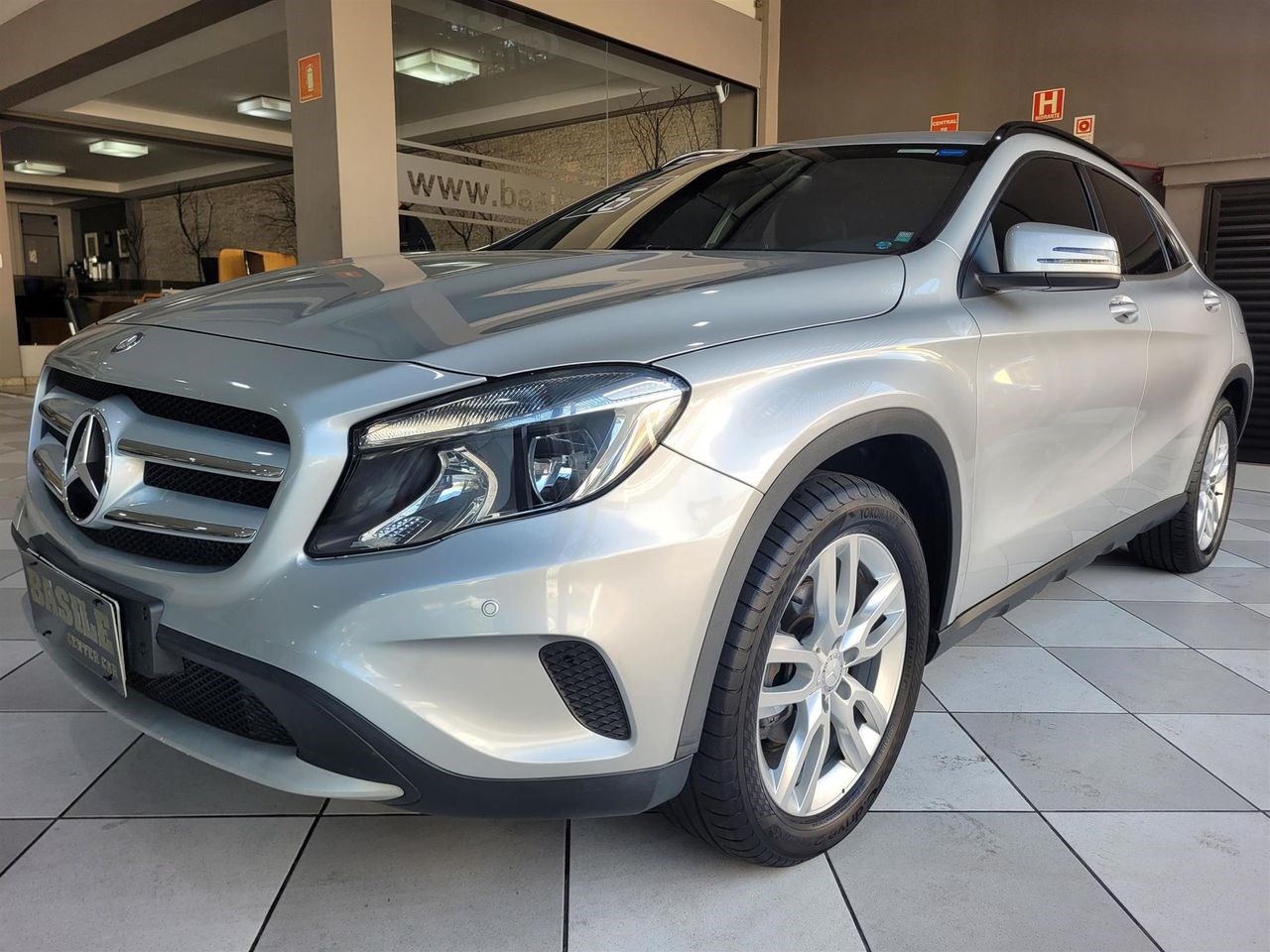//www.autoline.com.br/carro/mercedes-benz/gla-200-16-advance-16v-flex-4p-turbo-automatizado/2016/sao-paulo-sp/24518725