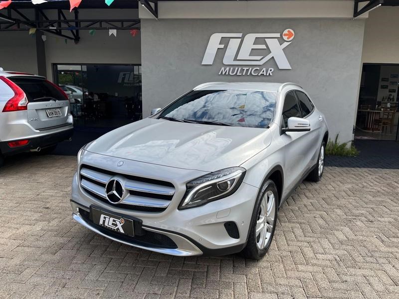 //www.autoline.com.br/carro/mercedes-benz/gla-200-16-advance-16v-flex-4p-turbo-automatizado/2017/cascavel-pr/24929848