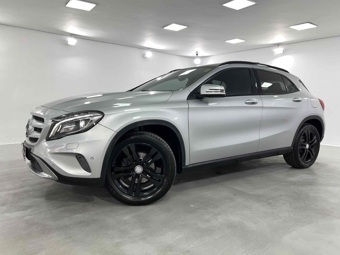//www.autoline.com.br/carro/mercedes-benz/gla-200-16-vision-16v-gasolina-4p-turbo-automatizado/2015/belo-horizonte-mg/24932299
