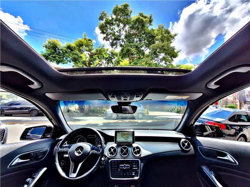 //www.autoline.com.br/carro/mercedes-benz/gla-200-16-vision-16v-flex-4p-turbo-automatizado/2015/sao-paulo-sp/24988448