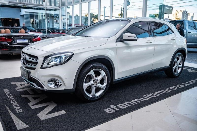 //www.autoline.com.br/carro/mercedes-benz/gla-200-16-enduro-16v-flex-4p-turbo-automatizado/2018/curitiba-pr/25007469