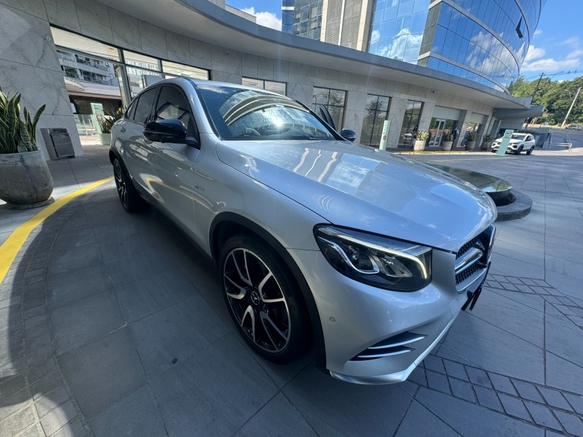 //www.autoline.com.br/carro/mercedes-benz/glc-43-30-amg-coupe-24v-gasolina-4p-4x4-turbo-automa/2018/porto-alegre-rs/24820349