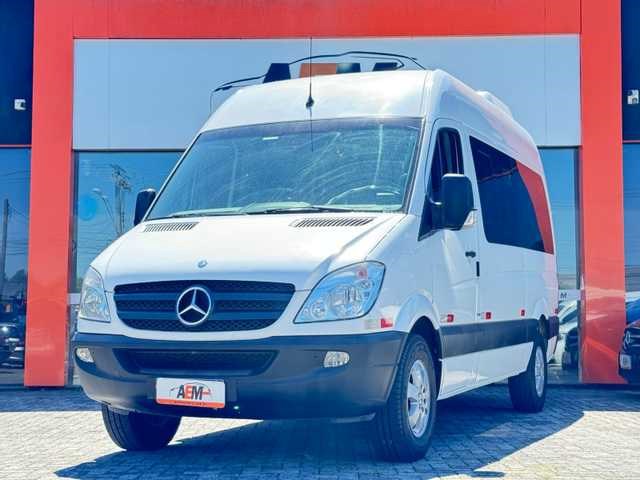 //www.autoline.com.br/carro/mercedes-benz/sprinter-22-cdi-415-bi-tb-van-teto-alto-10l-2p-diesel/2016/campo-largo-pr/23244212