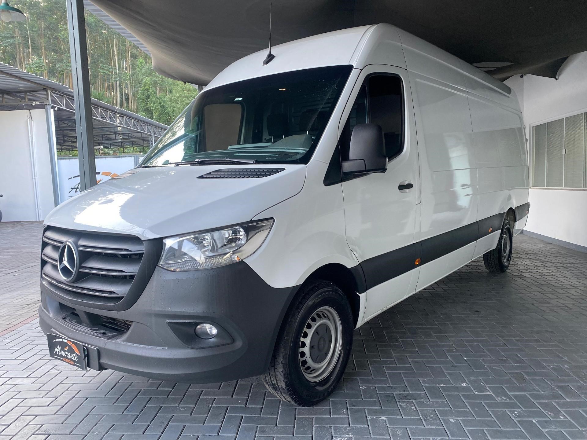 //www.autoline.com.br/carro/mercedes-benz/sprinter-22-cdi-314-street-chassi-extra-longo-16v-dies/2021/blumenau-sc/24211696