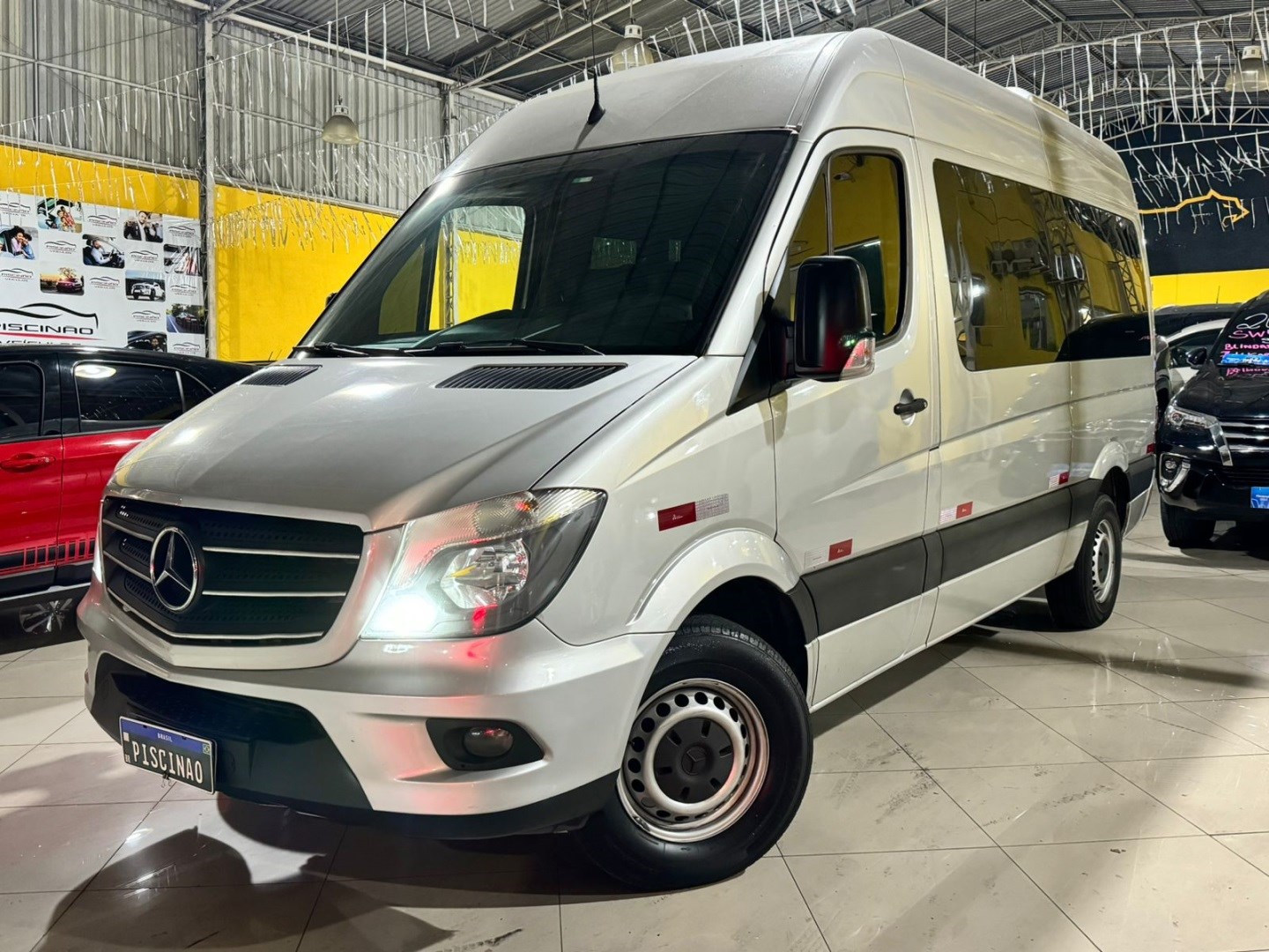 //www.autoline.com.br/carro/mercedes-benz/sprinter-21-cdi-415-van-16l-std-16v-diesel-4p-turbo-ma/2018/embu-das-artes-sp/24238174