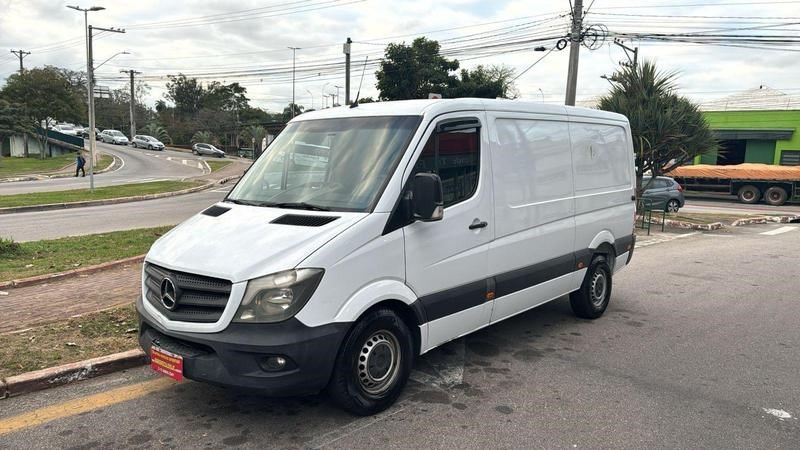 //www.autoline.com.br/carro/mercedes-benz/sprinter-21-cdi-313-street-furgao-14m-16v-diesel-4p-tu/2018/sao-jose-dos-campos-sp/24913840