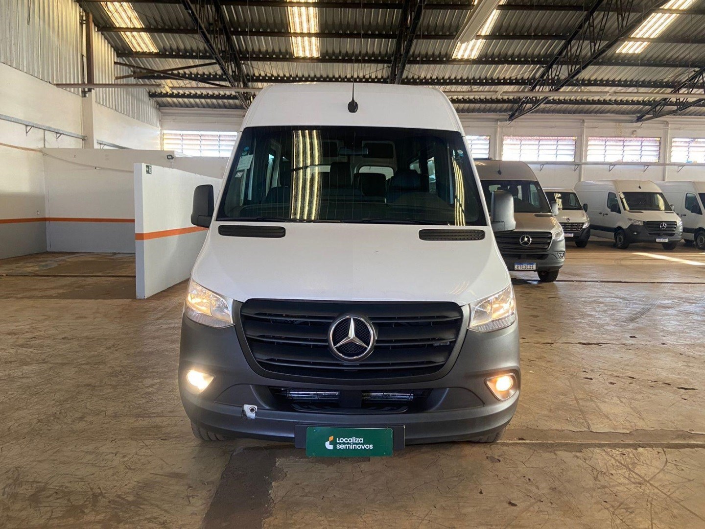 //www.autoline.com.br/carro/mercedes-benz/sprinter-22-cdi-416-van-16l-teto-alto-16v-diesel-4p-tu/2022/ribeirao-preto-sp/25025125