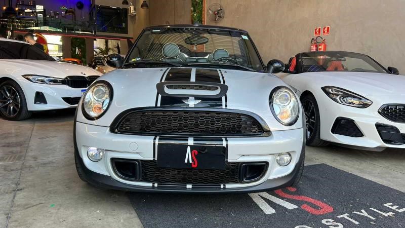 //www.autoline.com.br/carro/mini/cooper-15-12v-gasolina-2p-turbo-automatico/2014/sao-paulo-sp/24731788