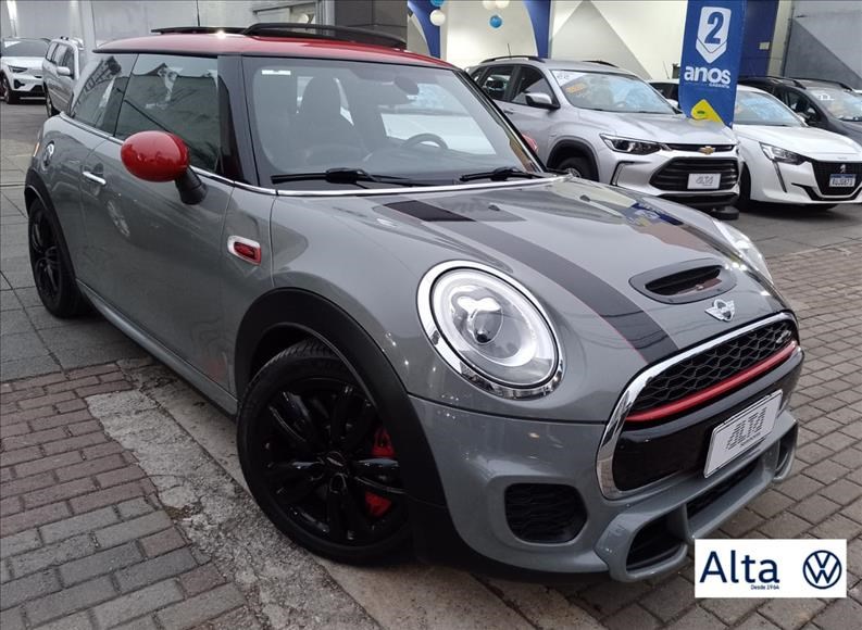 //www.autoline.com.br/carro/mini/cooper-20-john-works-16v-gasolina-2p-turbo-automatic/2017/sao-paulo-sp/24741419