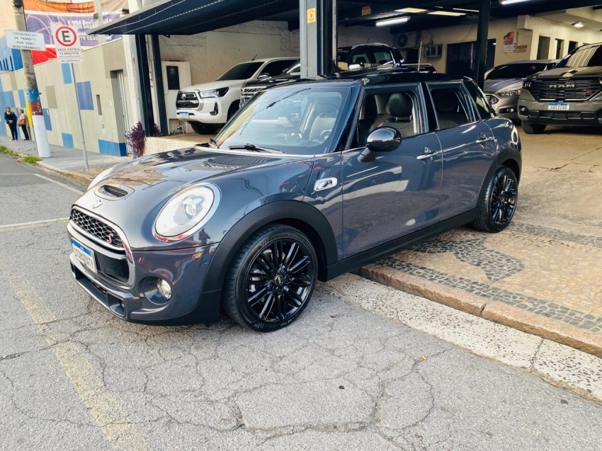//www.autoline.com.br/carro/mini/cooper-20-s-top-5-portas-16v-gasolina-4p-turbo-autom/2018/americana-sp/24780778