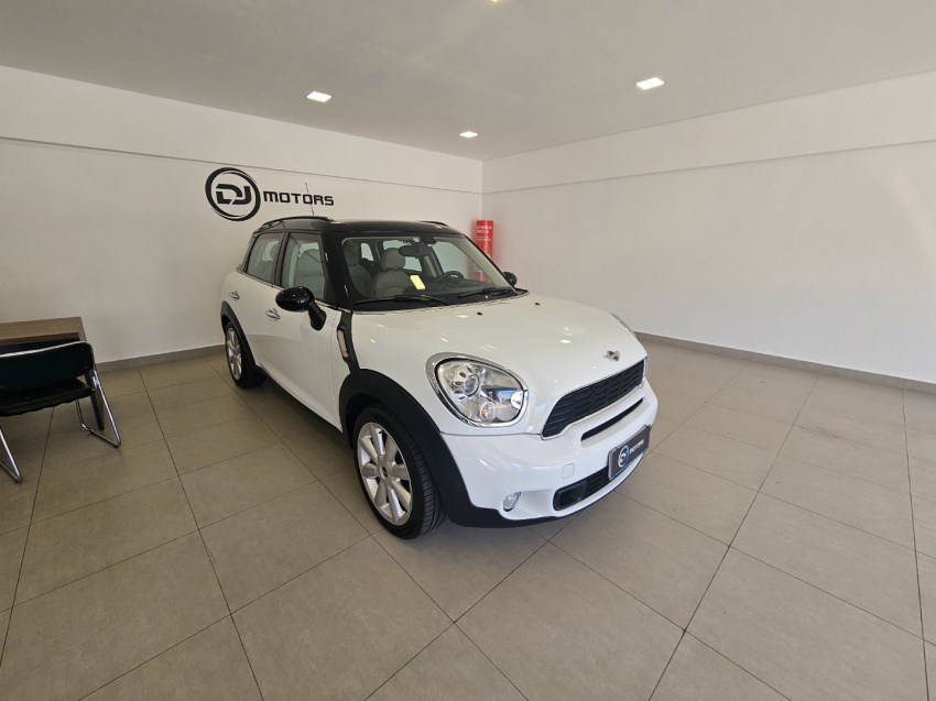 //www.autoline.com.br/carro/mini/cooper-16-countryman-s-all4-awd-16v-gasolina-4p-turb/2012/campinas-sp/24818150