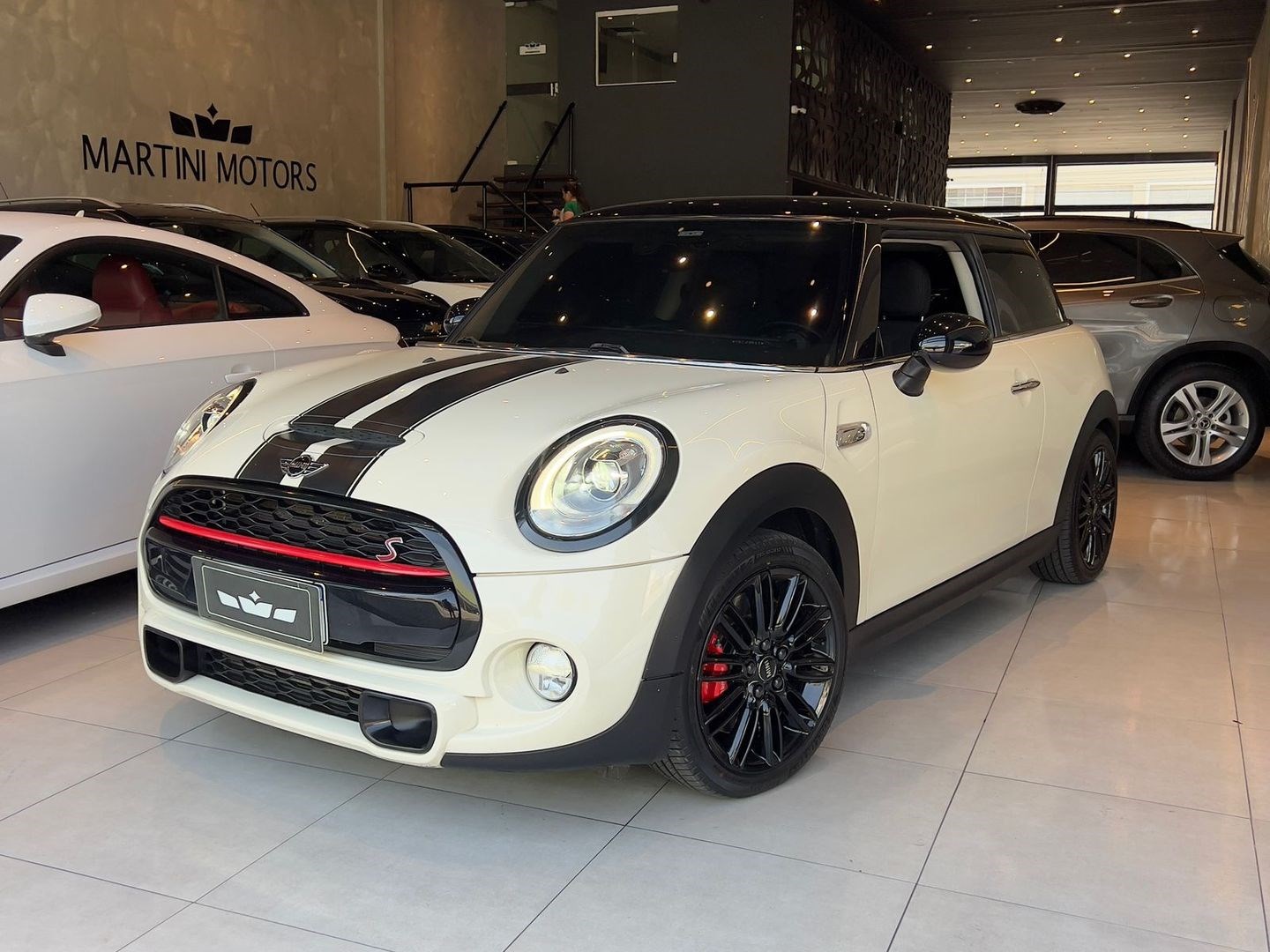 //www.autoline.com.br/carro/mini/cooper-20-s-top-3-portas-16v-gasolina-2p-turbo-autom/2017/jundiai-sp/24838827