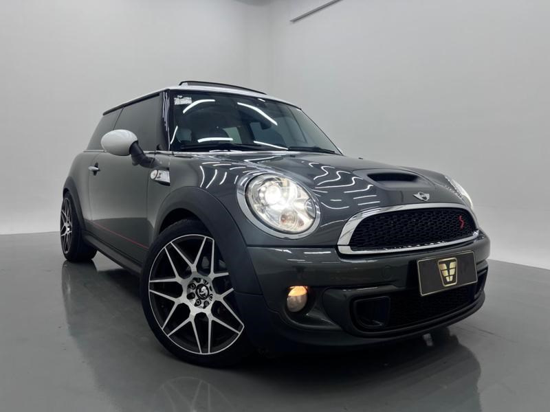 //www.autoline.com.br/carro/mini/cooper-16-salt-16v-gasolina-2p-manual/2011/campo-grande-ms/24941310