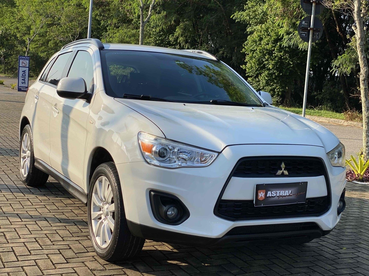 //www.autoline.com.br/carro/mitsubishi/asx-20-16v-gasolina-4p-cvt/2016/rio-de-janeiro-rj/23946198