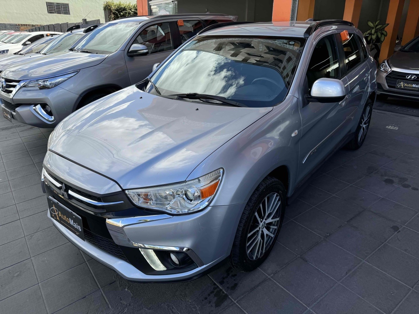//www.autoline.com.br/carro/mitsubishi/asx-20-16v-flex-4p-cvt/2019/nova-serrana-mg/24280748