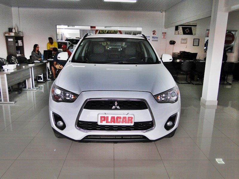 //www.autoline.com.br/carro/mitsubishi/asx-20-16v-gasolina-4p-cvt/2015/brasilia-df/24521326