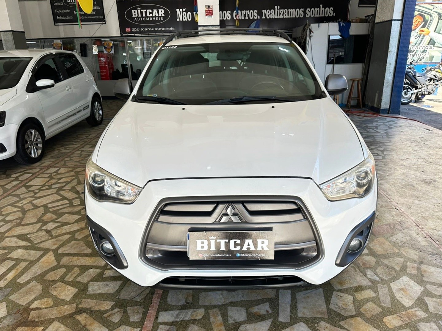 //www.autoline.com.br/carro/mitsubishi/asx-20-outdoor-16v-gasolina-4p-4x4-manual/2016/rio-de-janeiro-rj/24809236