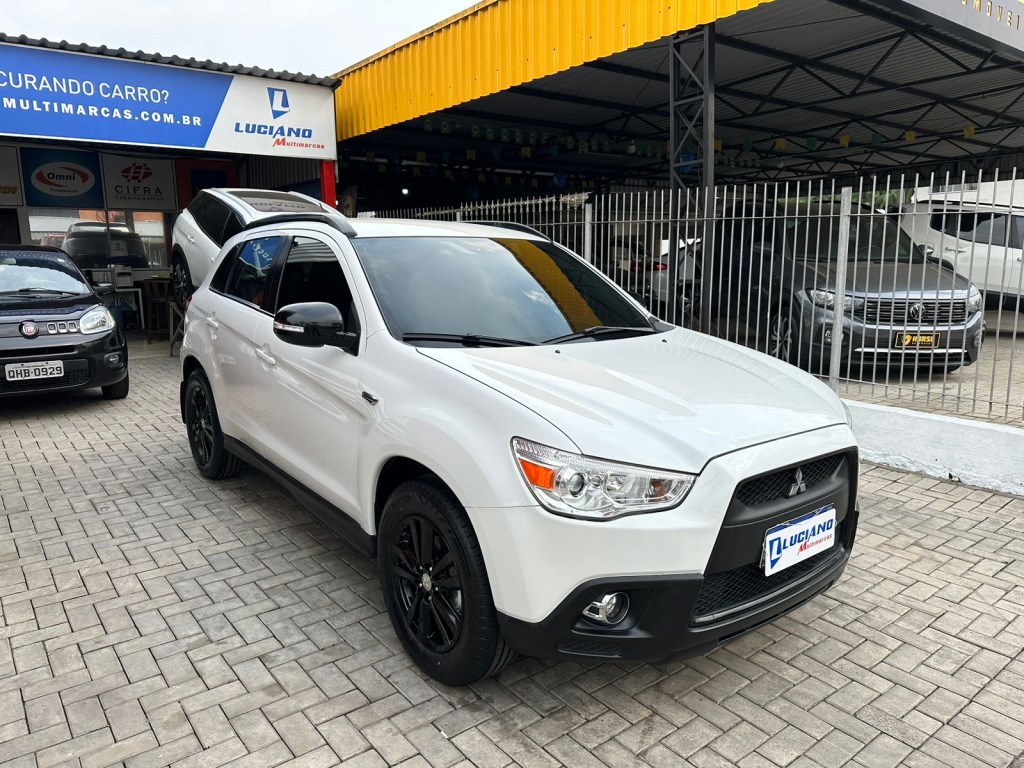 //www.autoline.com.br/carro/mitsubishi/asx-20-awd-16v-gasolina-4p-automatico-4x4/2012/icara-sc/24892716