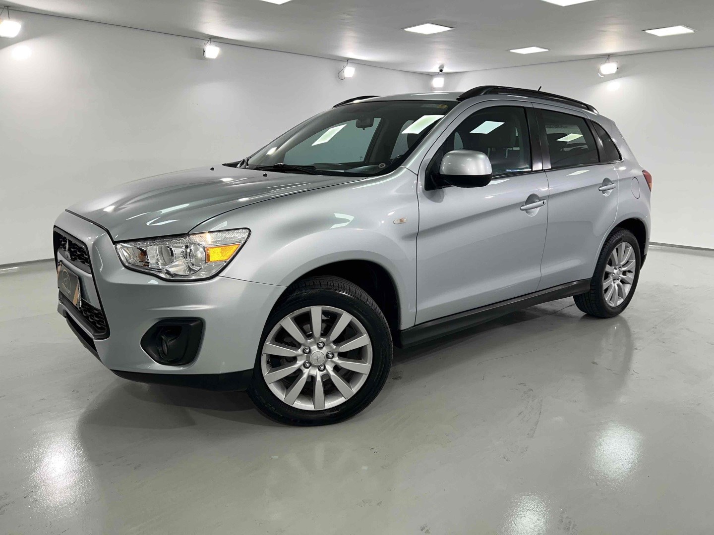 //www.autoline.com.br/carro/mitsubishi/asx-20-16v-gasolina-4p-cvt/2015/belo-horizonte-mg/24941940